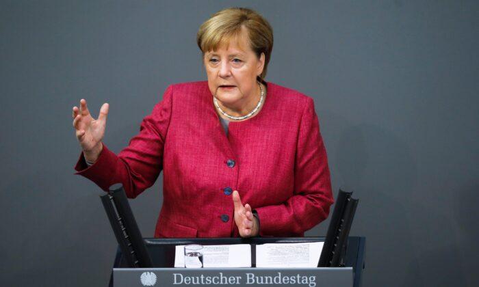 Germany’s Merkel Considers Twitter Ban of Trump ‘Problematic’
