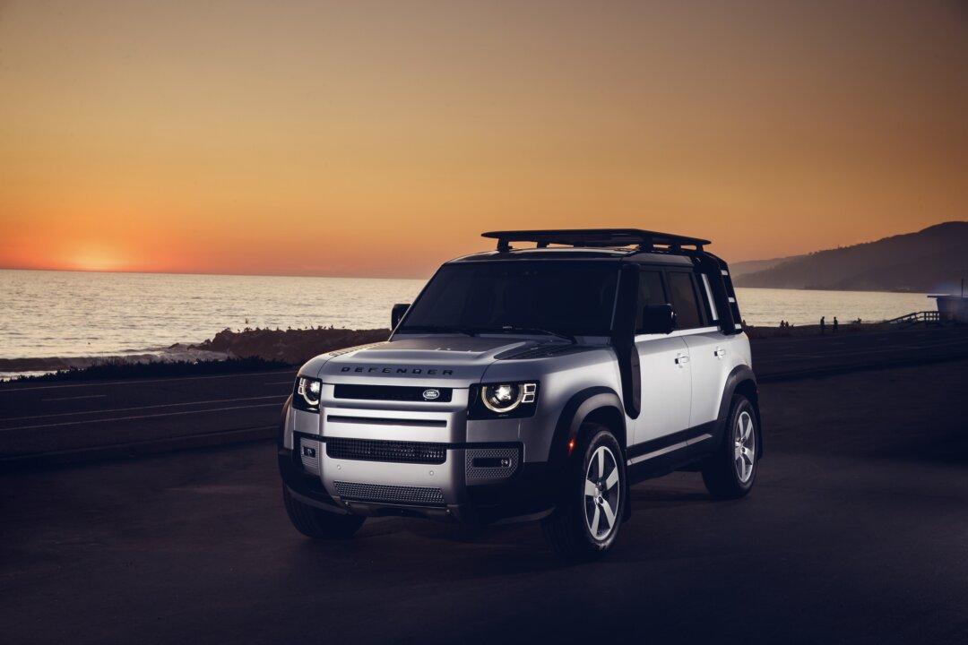 2020 Land Rover Defender 110 SE