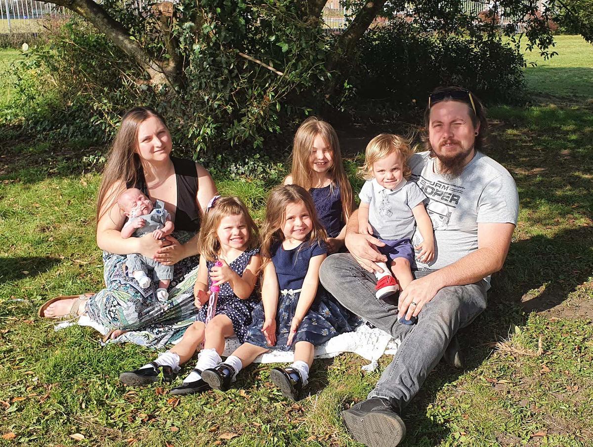 Theodore with his four siblings, Xavier, 1, Kiya, 3, Phoebe, 4, and Sophia, 8, as well as dad David Shirley, 30, and mom Melissa. (Caters News)