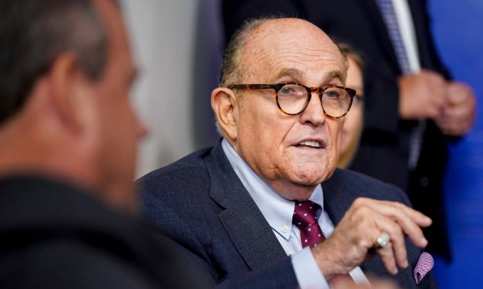 Federal Agents Search Giuliani’s Apartment, Seize Electronics: Lawyer