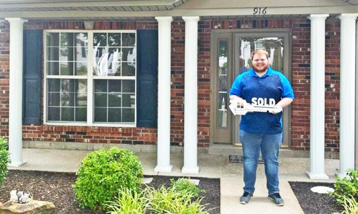 Man Secretly Saves Younger Brother’s Rent, Gifts It Back as Down-Payment for His Own Home