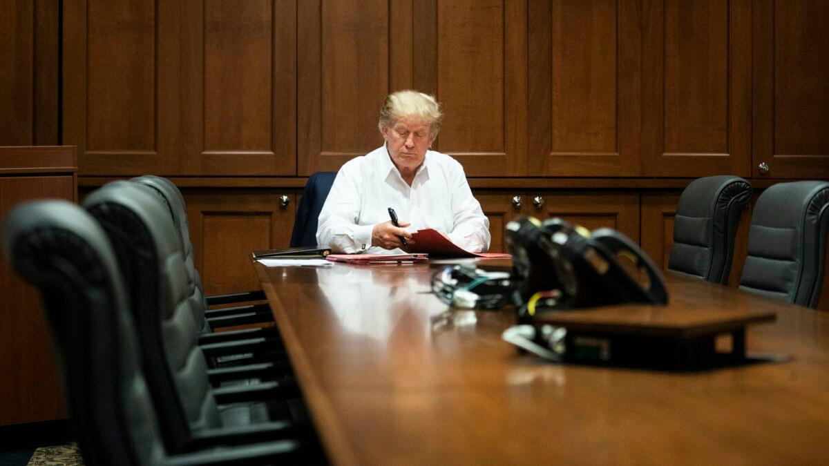 President Donald Trump working in the presidential suite at the Walter Reed National Military Medical Center on Oct. 3, 2020. (Joyce N. Boghosian/White House)