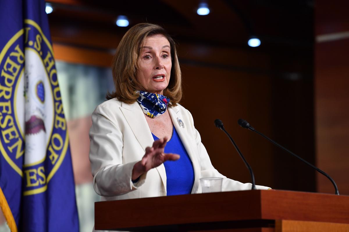  House Speaker Nancy Pelosi (D-Calif.) holds her weekly press briefing on Capitol Hill in Washington on Oct. 1, 2020. (Nicholas Kamm/AFP via Getty Images)