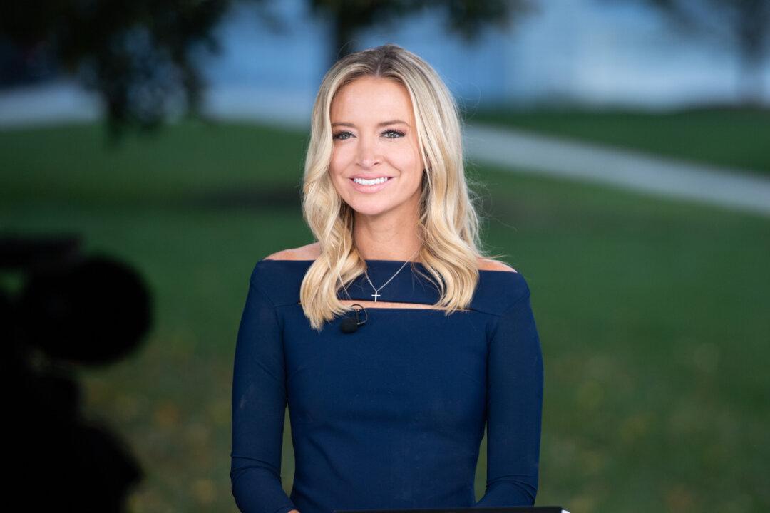 White House’s Kayleigh McEnany Says She’s Showing No Symptoms After COVID-19 Diagnosis