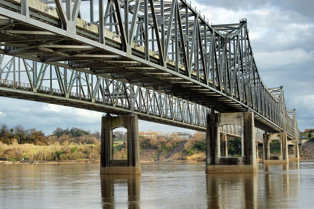 The Natchez-Vidalia Bridge crossing the Mississippi River, as pictured from Vidalia Landing, Louisiana, on Feb. 29, 2016 (Fsendek/Shutterstock)