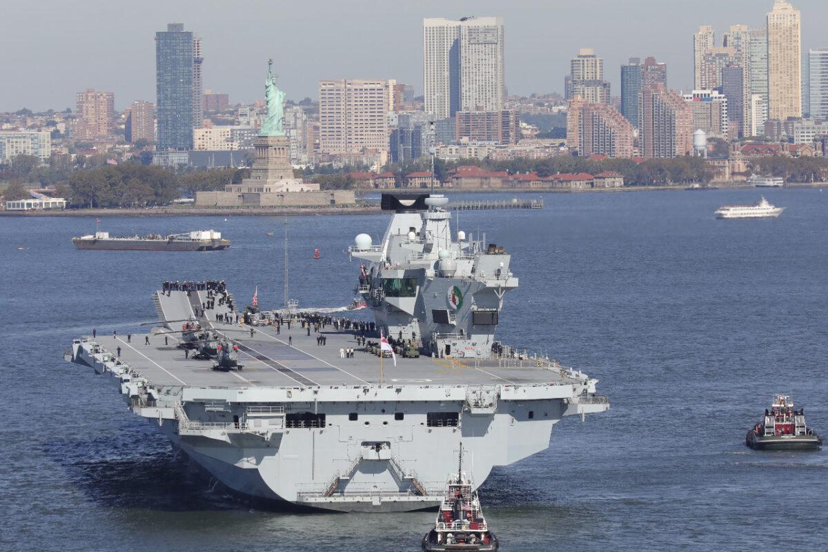 Britain's new aircraft carrier HMS Queen Elizabeth arrives in New York on Oct. 19, 2018. (Christopher Furlong/Getty Images)
