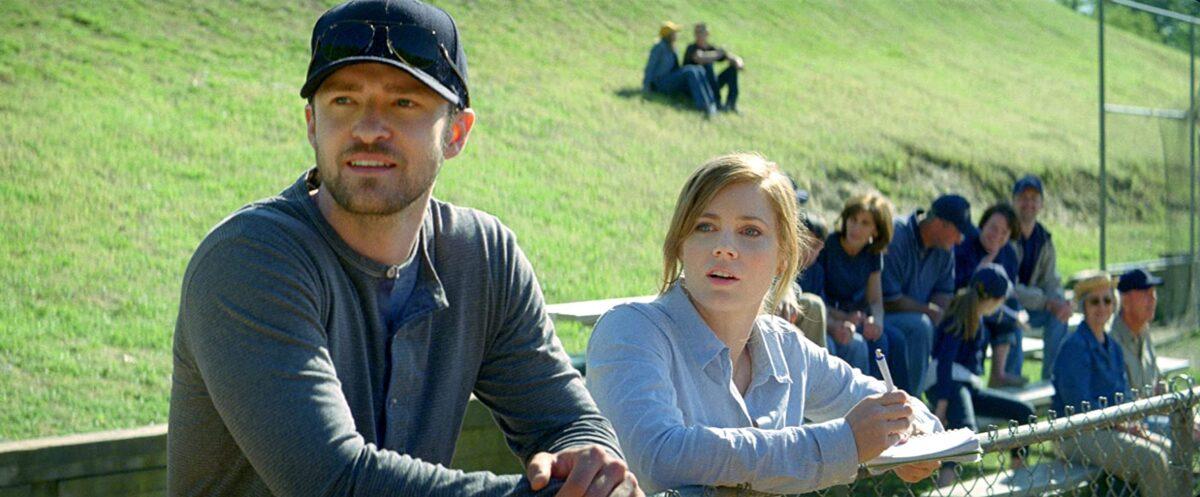 Johnny (Justin Timberlake) and Mickey (Amy Adams) doing a little scouting, in “Trouble With the Curve.” (Keith Bernstein/Warner Bros Entertainment Inc.)