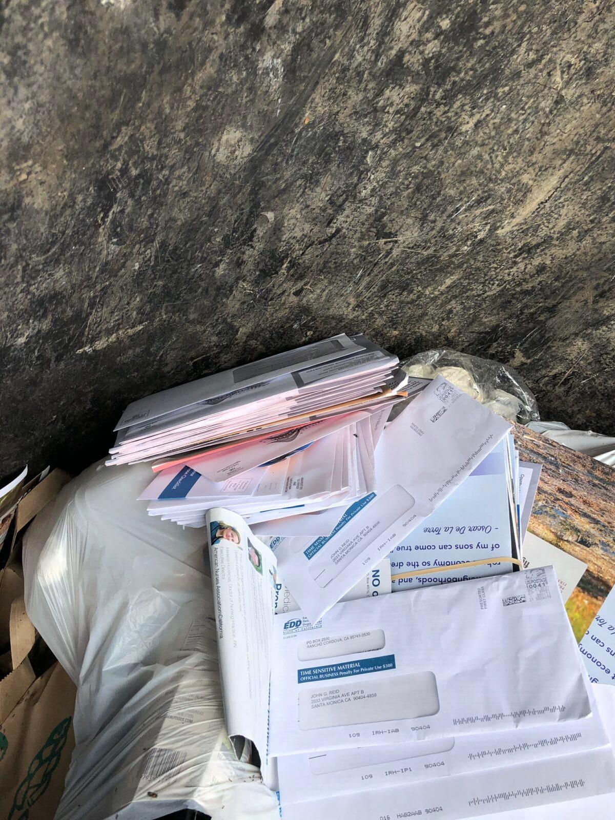 Discarded mail found in Santa Monica, Calif., Oct. 8, 2020. (Courtesy of Osvaldo Jiménez)