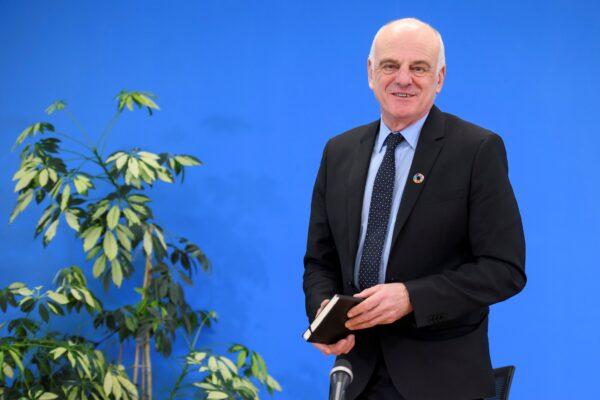 <span style="font-weight: 400;">David Nabarro, the World Health Organization’s special envoy on COVID-19, has urged world leaders to stop using lockdowns as the primary control method against the spread of the disease.</span> (FABRICE COFFRINI/AFP via Getty Images)
