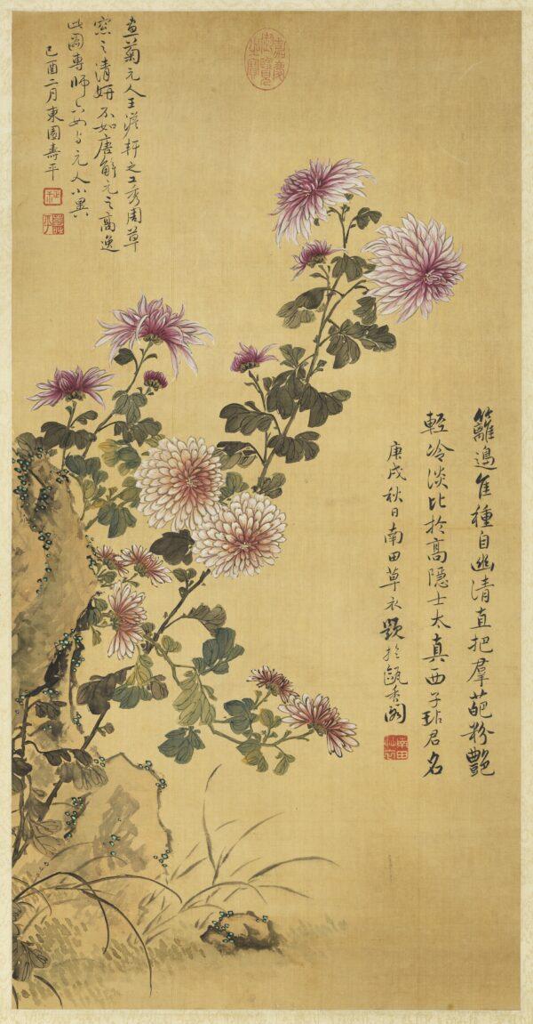 In this exquisite chrysanthemum painting, Yun Shouping uses a gradient effect on each petal, giving the flowers a vivid, lifelike feel. (National Palace Museum)