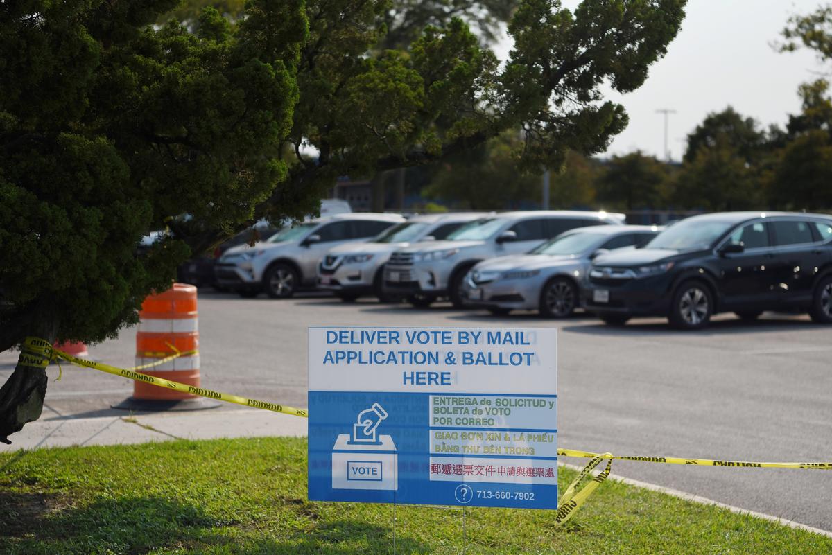 Federal Appeals Court Blocks Ruling That Halted Texas's Limiting of Ballot Drop-Off Boxes