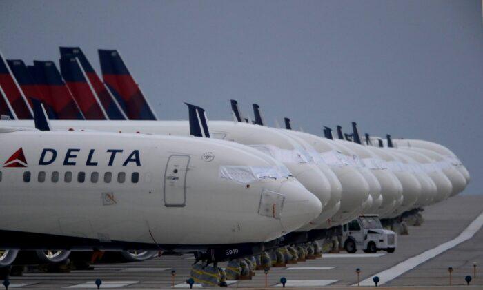 Delta Cancels Over 100 Flights, Opens Some Middle Seats