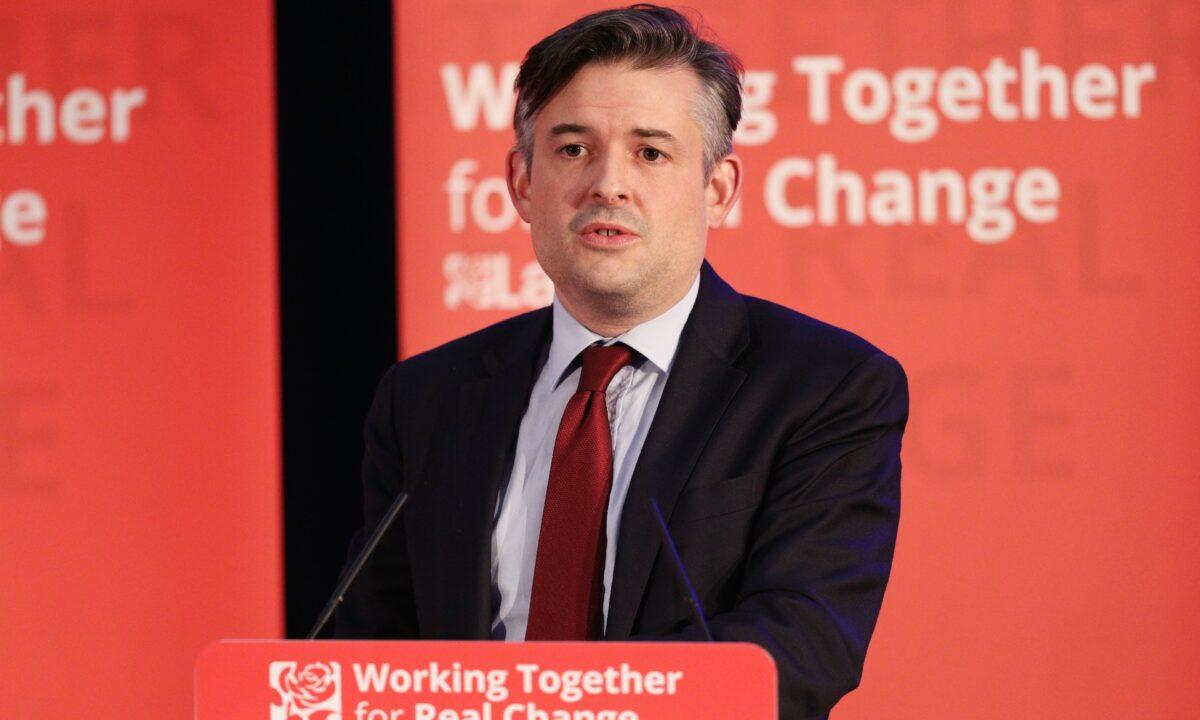 Jonathan Ashworth, Shadow Secretary of State for Health, speaks during a rally at the Emmanuel Centre in London on Dec. 15, 2016. (Dan Kitwood/Getty Images)