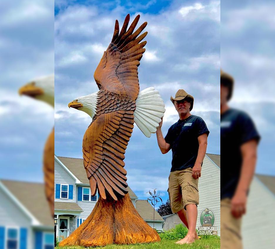 Paul Waclo with his 9-foot bald eagle (Courtesy of <a href="https://www.facebook.com/paul.waclo">Paul Waclo</a>)