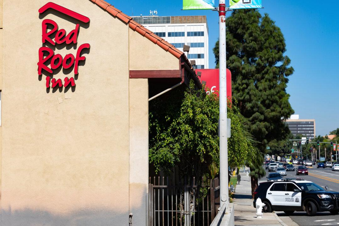 Santa Ana Sues the Red Roof Inn, Calling Motel a ‘Public Nuisance’