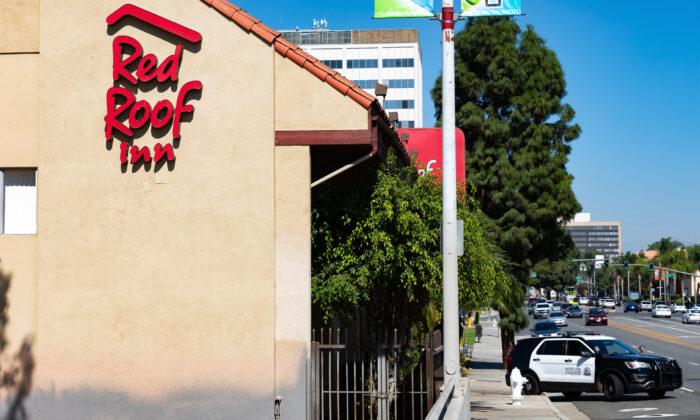 Santa Ana Sues the Red Roof Inn, Calling Motel a ‘Public Nuisance’