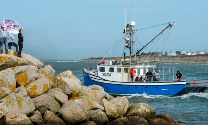 Indigenous Lobster Fishery Presses Ahead Despite Confrontations in Nova Scotia