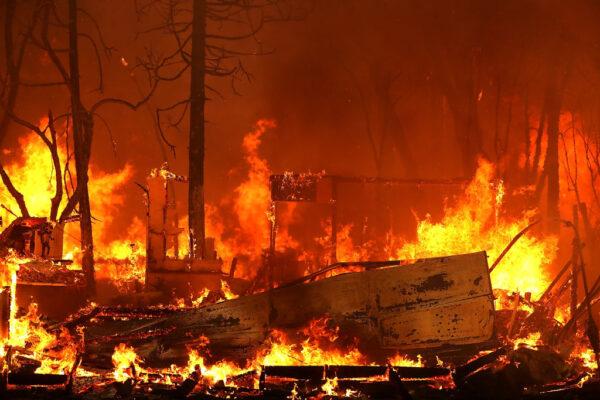 A home burns as the Camp Fire tears through Magalia, Calif., on Nov. 9, 2018. (Justin Sullivan/Getty Images)
