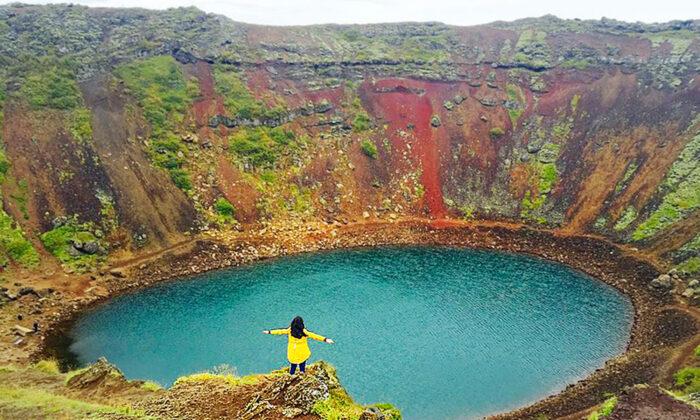 This Otherworldly Volcanic Crater Lake Is a Geological Jewel in Iceland’s Magnificent Landscape