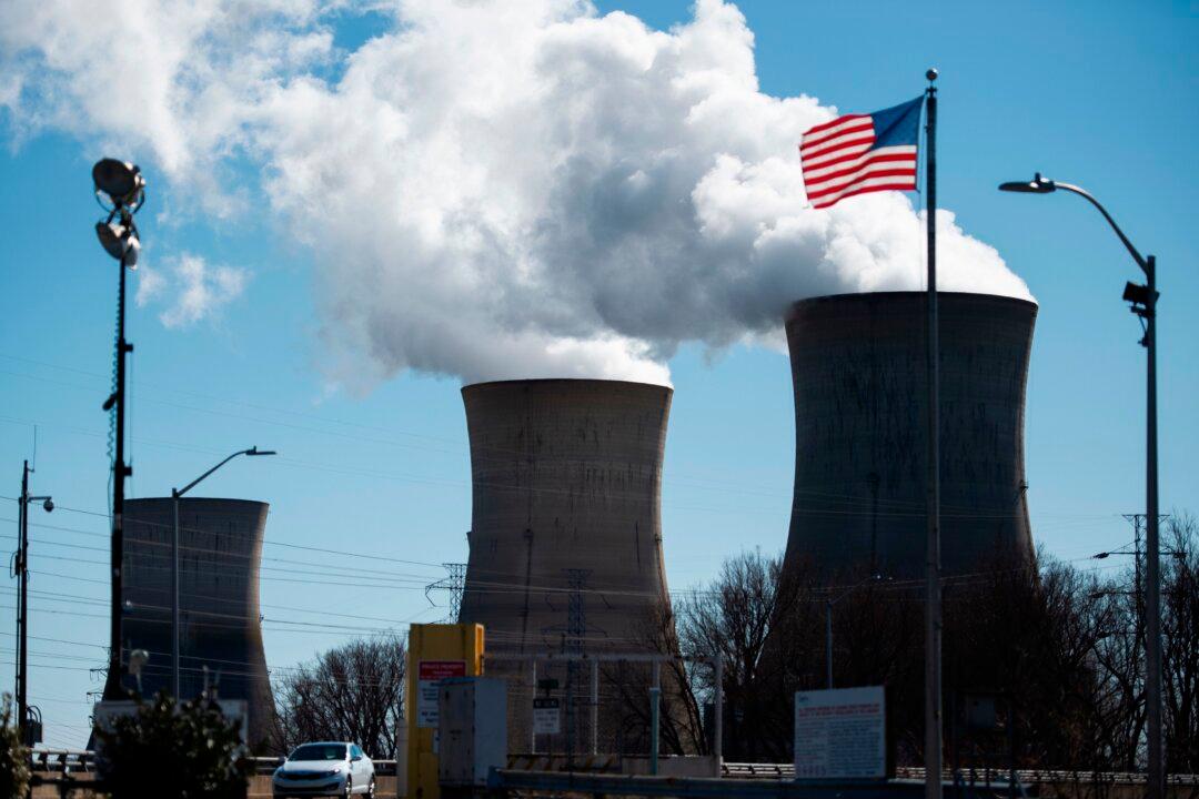 Poland Agrees to Buy $18 Billion in Nuclear Power Technology From US Companies