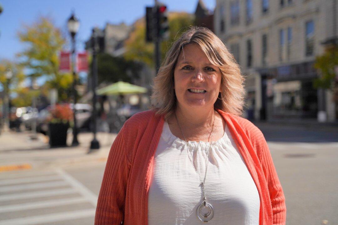 Suburban Wisconsin Voters Divided on Presidential Race