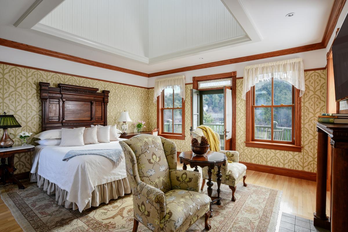 Just like the architecture, the rooms and furnishings take you back in time. (Courtesy of Mohonk Mountain House)