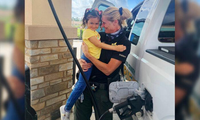 Sheriff’s Deputy Reunites With Little Girl She Saved With CPR 3 Years Ago: ‘Why I Do the Job I Do’