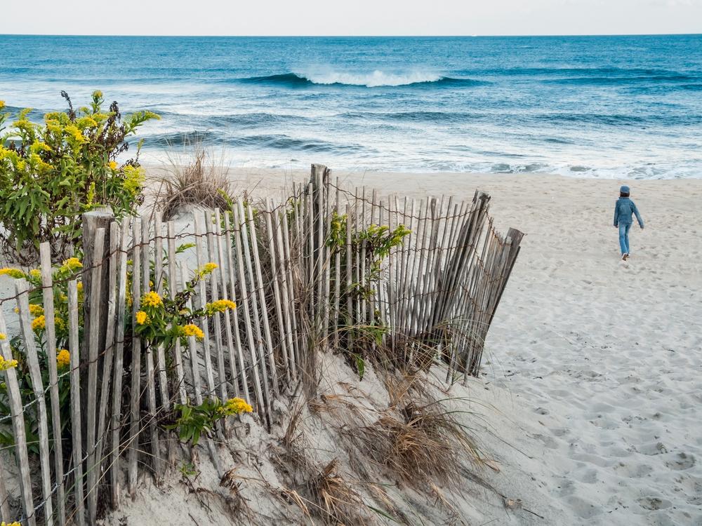 Locals in the know often head to the beach in the fall. (Andrew F. Kazmierski/Shutterstock)