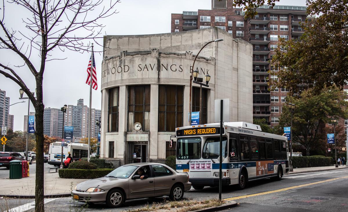 NYC Jewish Neighborhood Lockdown Sparks Concern