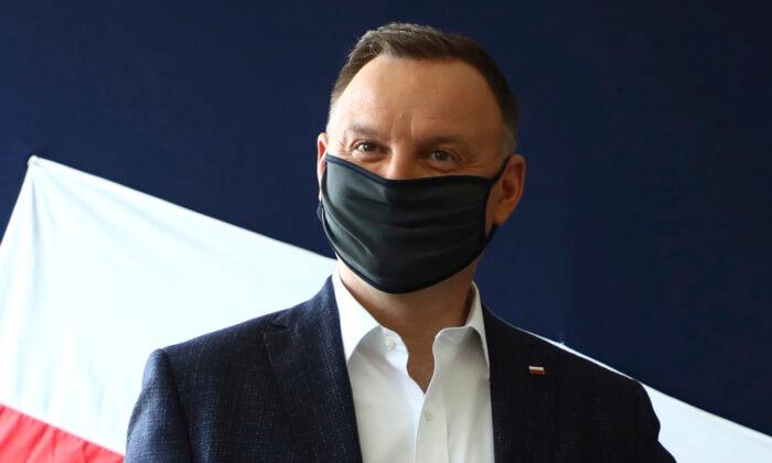 Poland’s President Has Coronavirus, Apologizes to Contacts