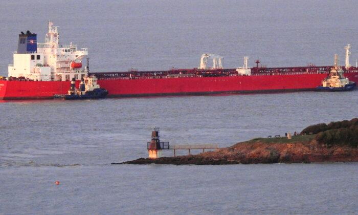 UK Seizes Oil Tanker Off Isle of Wight, Detains 7 Stowaways