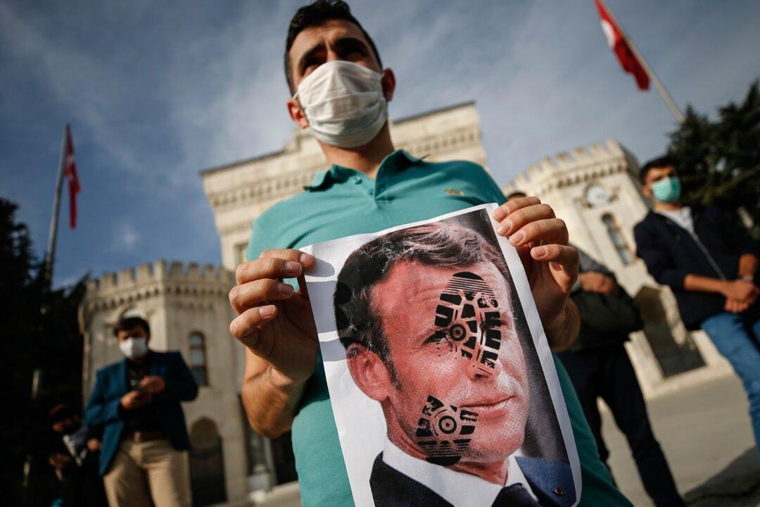 Muslims Call for French Goods Boycott to Protest Muhammad Cartoons