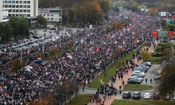  People attend an opposition rally to reject the Belarusian presidential election results in Minsk, on Oct. 25, 2020. (BelaPAN via Reuters)