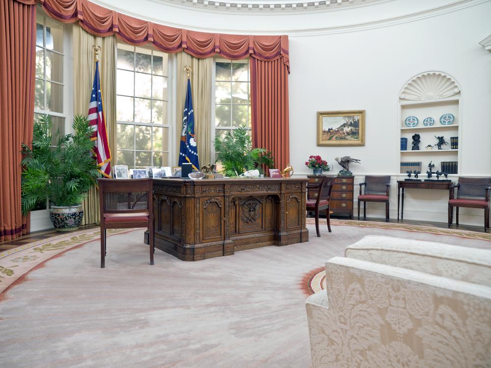 An exact replica of Ronald Regan's White House Oval Office in Simi Valley, Calif. (trekandshoot/Shutterstock)