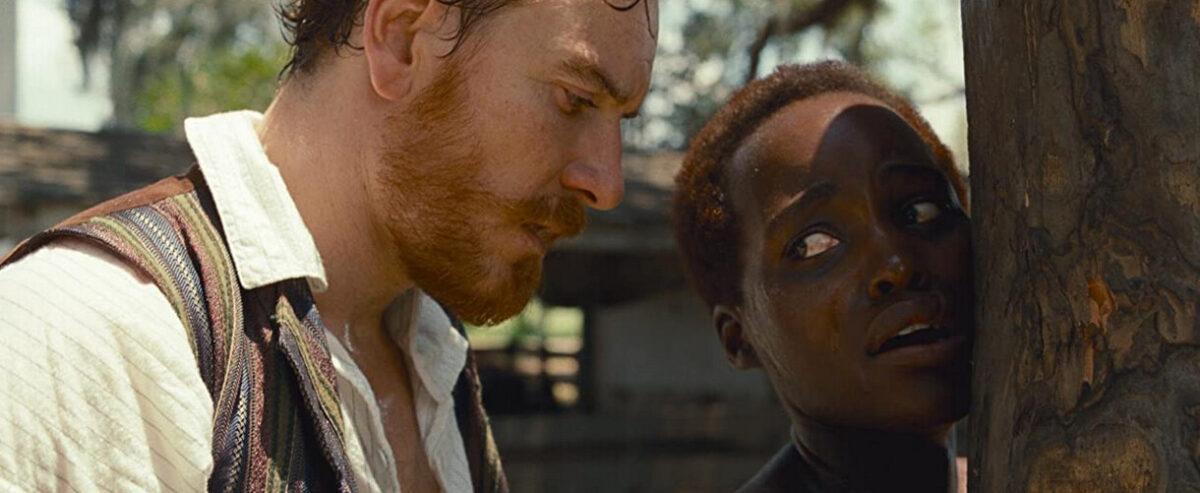  Edwin Epps (Michael Fassbender, L) and Patsey (Lupita Nyong'o) in "12 Years a Slave." (Twentieth Century Fox)