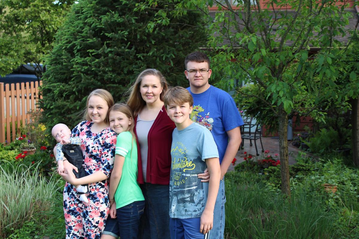 LeAnne Stadler​ with​ her four biological children and baby Easton. (Courtesy of <a href="https://www.instagram.com/titusgrove/">LeAnne Stadler</a>)