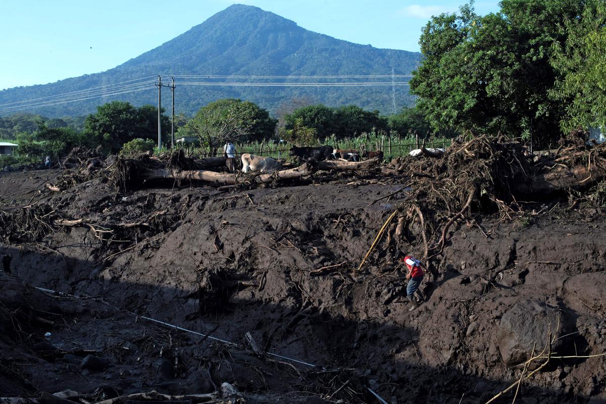 At Least Seven Killed in Landslide in El Salvador, Over 30 Missing