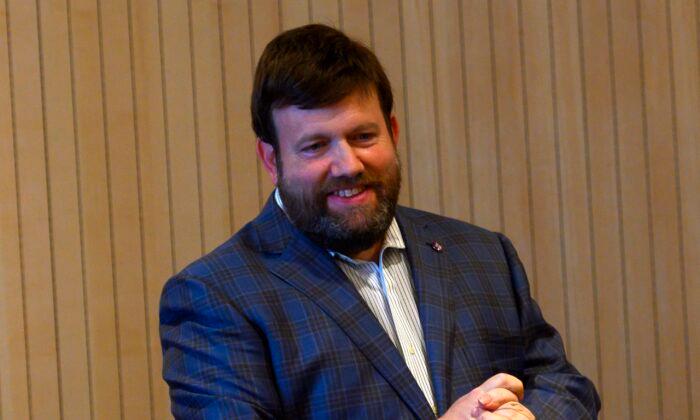 Political Consultant Frank Luntz Says Polling Industry Is ‘Done’ If Predictions Are Wrong Again