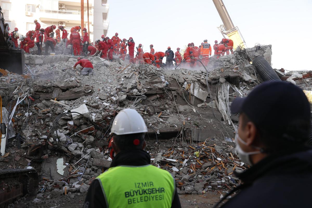 70-Year-Old Pulled out Alive in Turkey as Quake Toll Hits 75