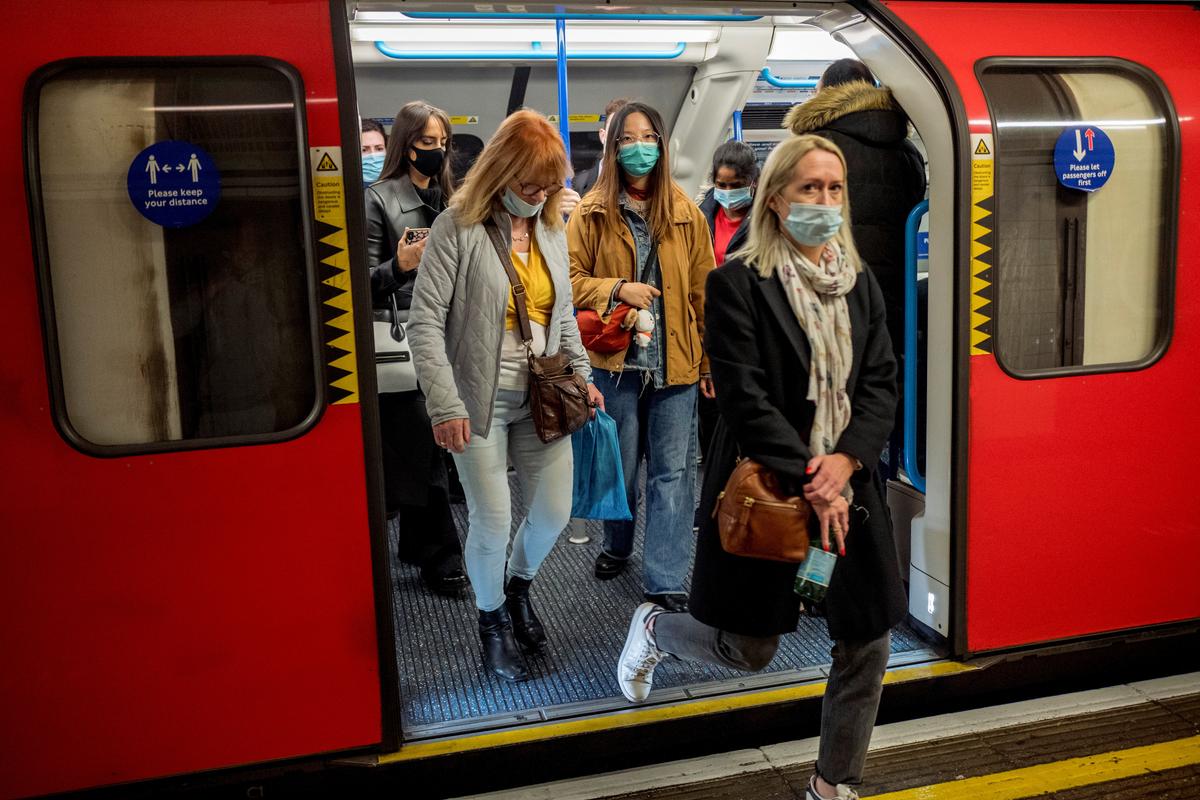 £1.7 Billion 'Eleventh-Hour' Bailout Agreed to Keep London’s Transport Running