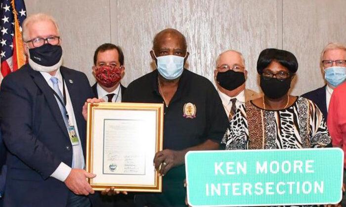 Man Who Saved Five Teens in 1977 Has Road Named After Him, Says Helping Is ‘In My DNA’