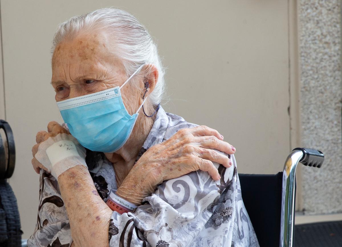 Seniors Say COVID-19 Not Their Biggest Fear, Spending Time With Loved Ones Matters Most: Survey