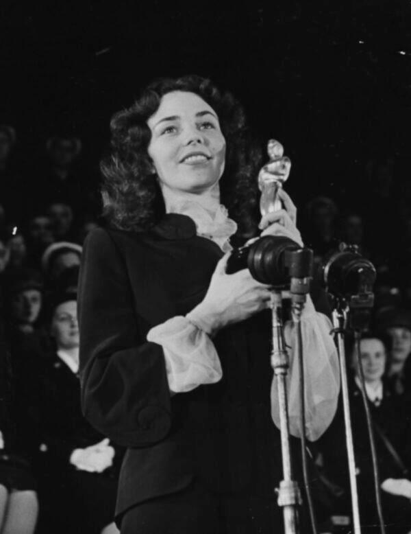 Actress Jennifer Jones with her 1944 Best Actress Oscar for 'The Song of Bernadette,” the same year that she starred in “Since You Went Away.” (Archive Photos/Getty Images)