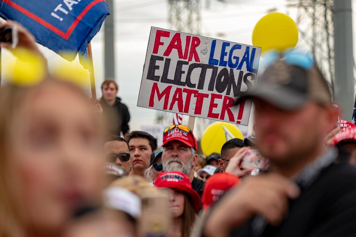 Supporters of President Donald Trump in front of the Maricopa County Election Department while votes are being counted in Phoenix on Nov. 6, 2020. (Olivier Touron/AFP via Getty Images)