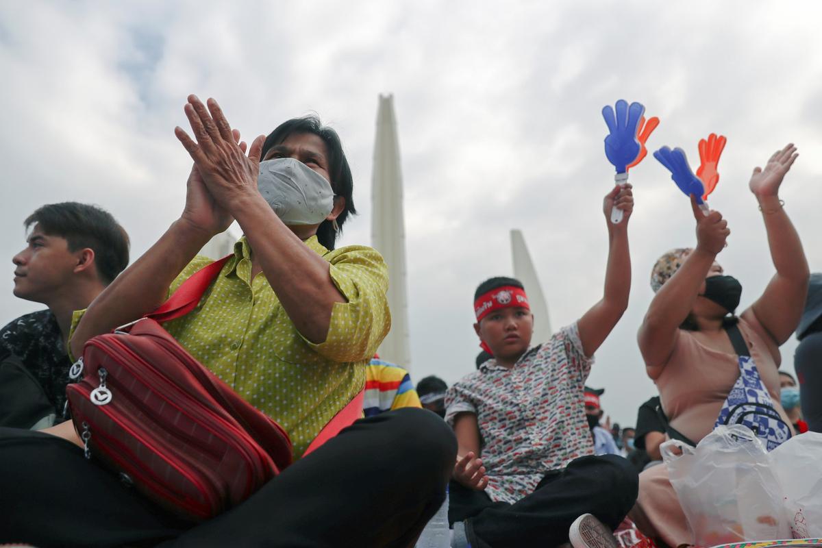 Thai Police Block Protesters Seeking Royal Reforms