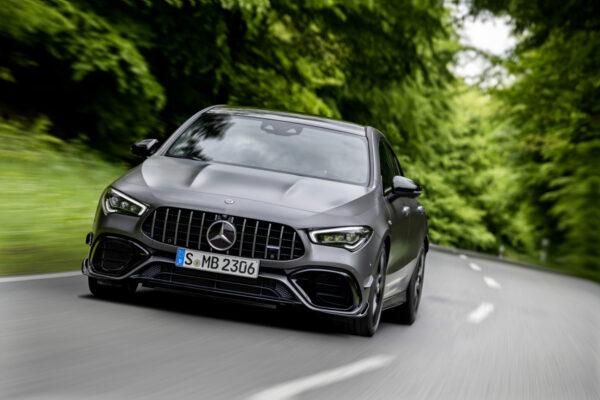  Distinctive grille and air intake. (Courtesy of Mercedes-Benz)