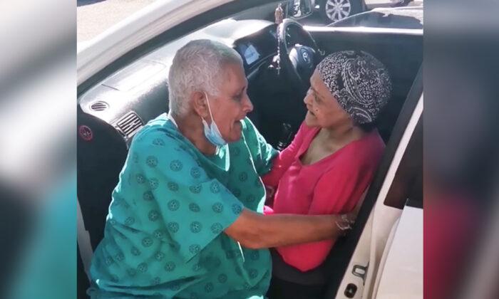 Hospitalized Elderly Man’s Reunion With Wife of 52 Years Goes Viral: ‘True Love’