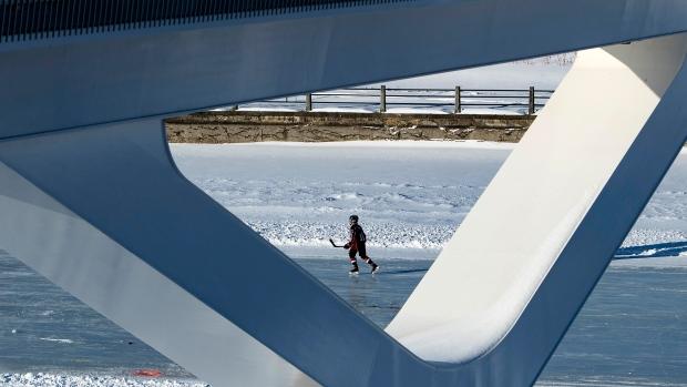 Ottawa’s Rideau Canal Prepares for Opening: A Look at the World’s Largest Outdoor Rink