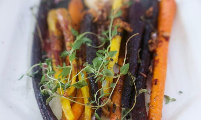 Roasted Carrots With Red Wine and Thyme Sauce