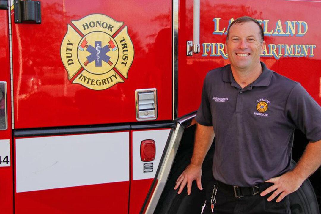 Firefighter Beats Rare Paralysis, Returns to Work After the ‘Struggle of a Lifetime’